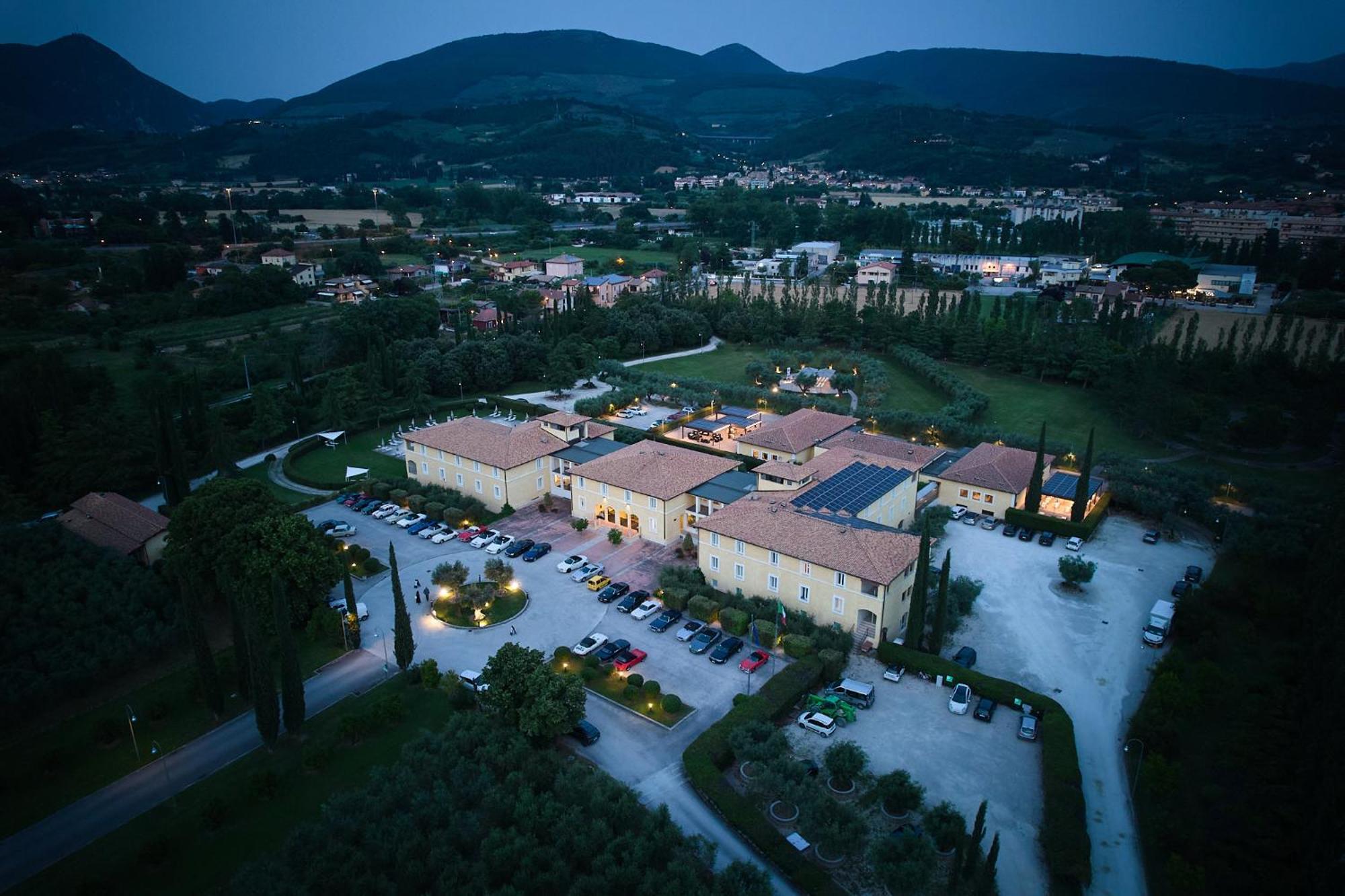 Delfina Palace Hotel Foligno Kültér fotó