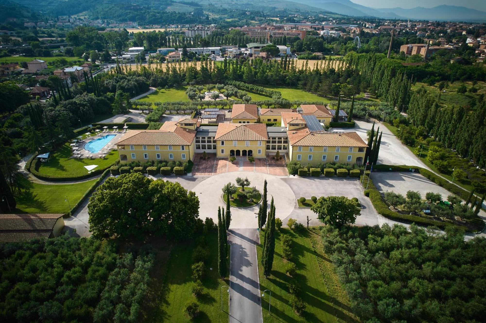 Delfina Palace Hotel Foligno Kültér fotó